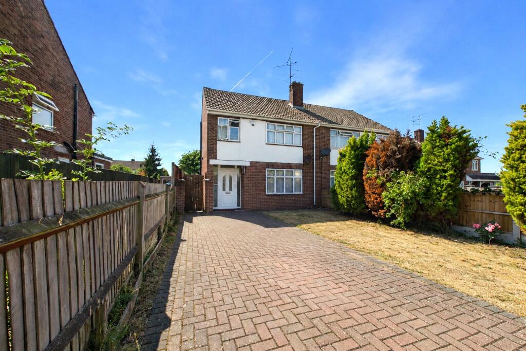 3 bed Semi Detached for rent in Burghfield. From Parkers Estate Agents - Covering West Berkshire and Hampshire