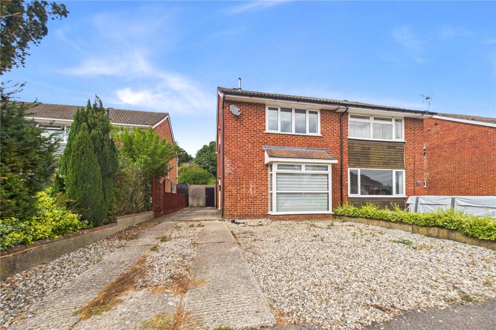 3 bed Semi Detached for rent in Burghfield. From Parkers Estate Agents - Covering West Berkshire and Hampshire