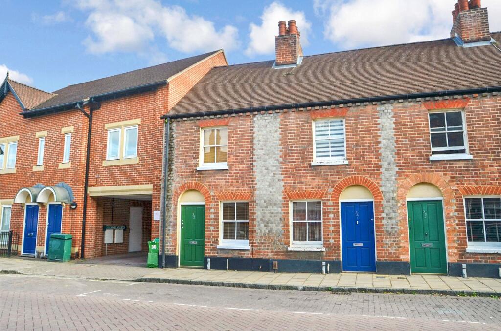 2 bed Mid Terraced House for rent in Reading. From Parkers Estate Agents - Covering West Berkshire and Hampshire 2 bed Mid Terraced House for rent in Reading. From Parkers Estate Agents - Covering West Berkshire and Hampshire