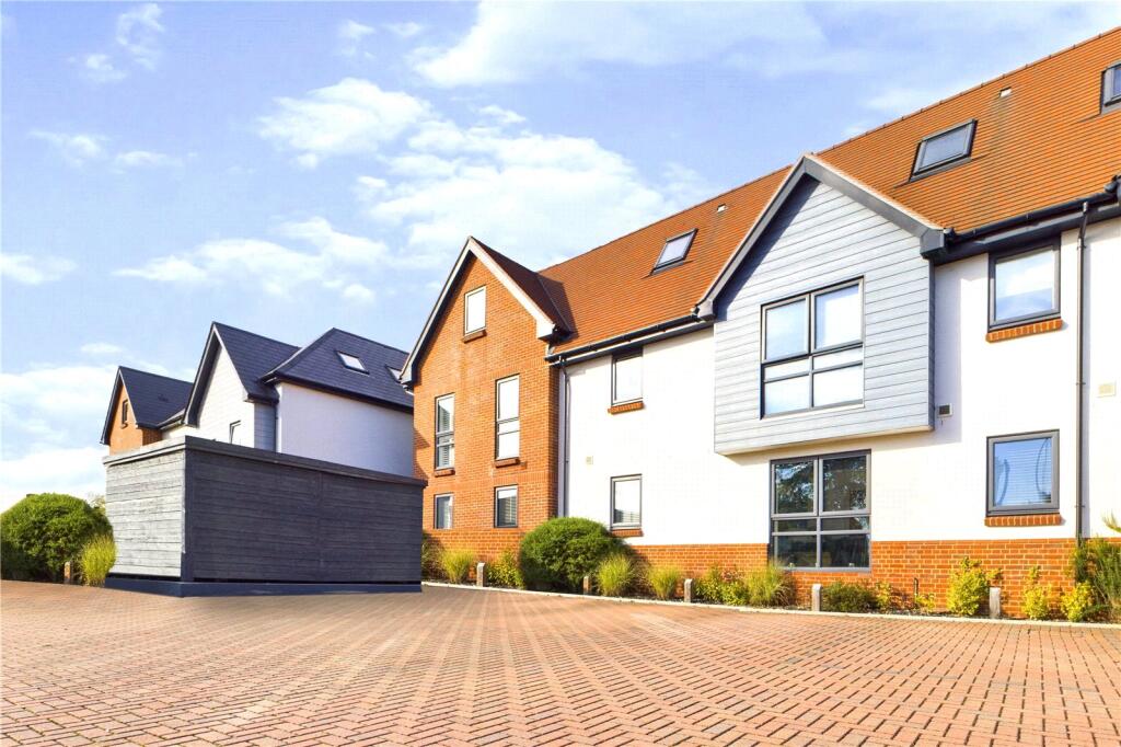 2 bed Apartment for rent in Ashmore Green. From Parkers Estate Agents - Covering West Berkshire and Hampshire