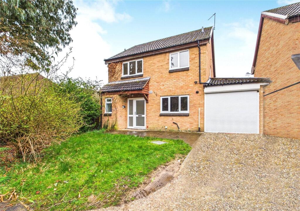 5 bed Detached for rent in Burghfield. From Parkers Estate Agents - Covering West Berkshire and Hampshire 5 bed Detached for rent in Burghfield. From Parkers Estate Agents - Covering West Berkshire and Hampshire