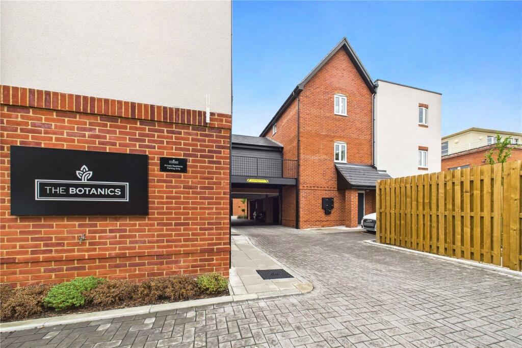 1 bed Apartment for rent in Theale. From Parkers Estate Agents - Covering West Berkshire and Hampshire
