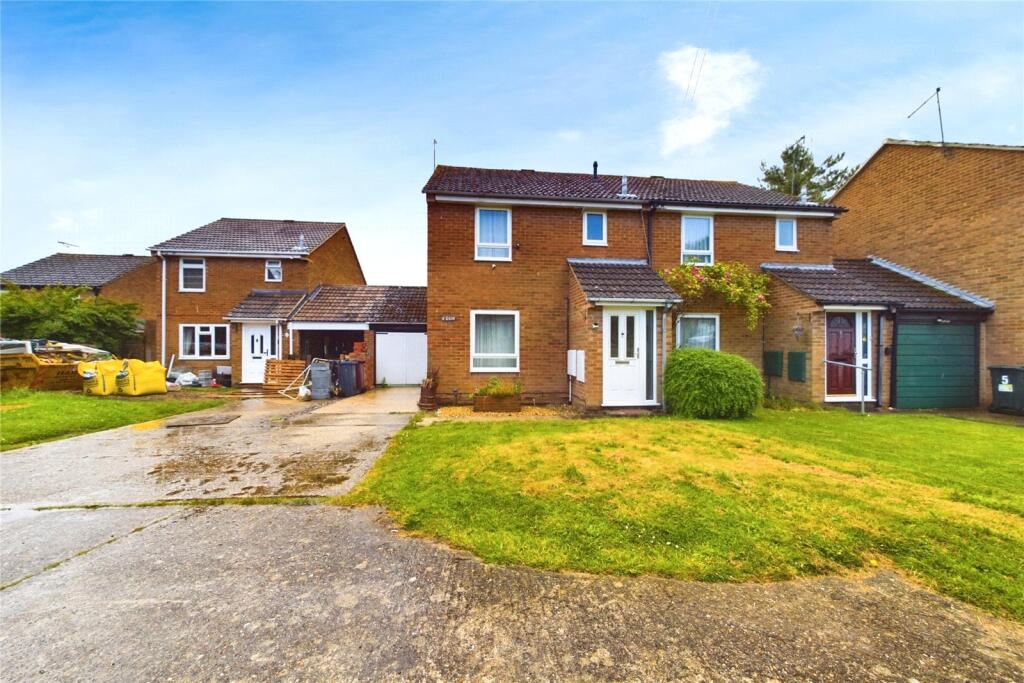 3 bed Semi Detached for rent in Burghfield. From Parkers Estate Agents - Covering West Berkshire and Hampshire 3 bed Semi Detached for rent in Burghfield. From Parkers Estate Agents - Covering West Berkshire and Hampshire