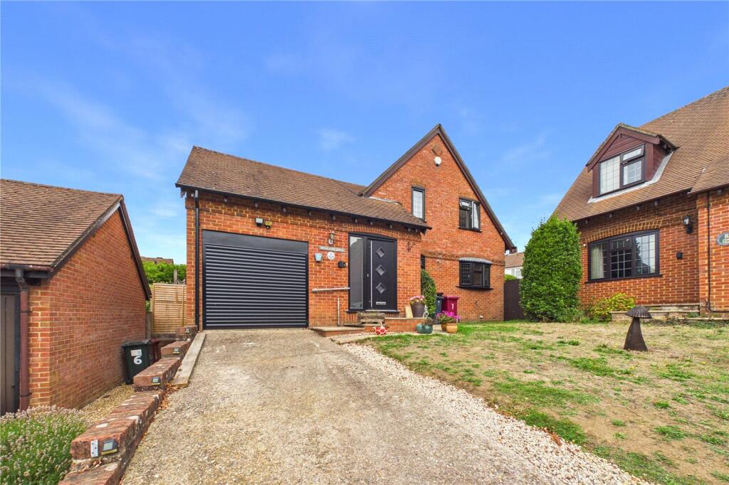 3 bed Detached for rent in Sulham. From Parkers Estate Agents - Covering West Berkshire and Hampshire 3 bed Detached for rent in Sulham. From Parkers Estate Agents - Covering West Berkshire and Hampshire