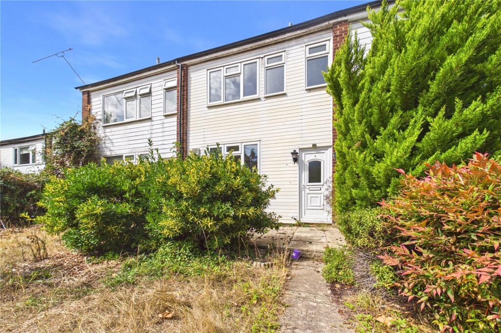 2 bed Mid Terraced House for rent in Mortimer. From Parkers Estate Agents - Covering West Berkshire and Hampshire