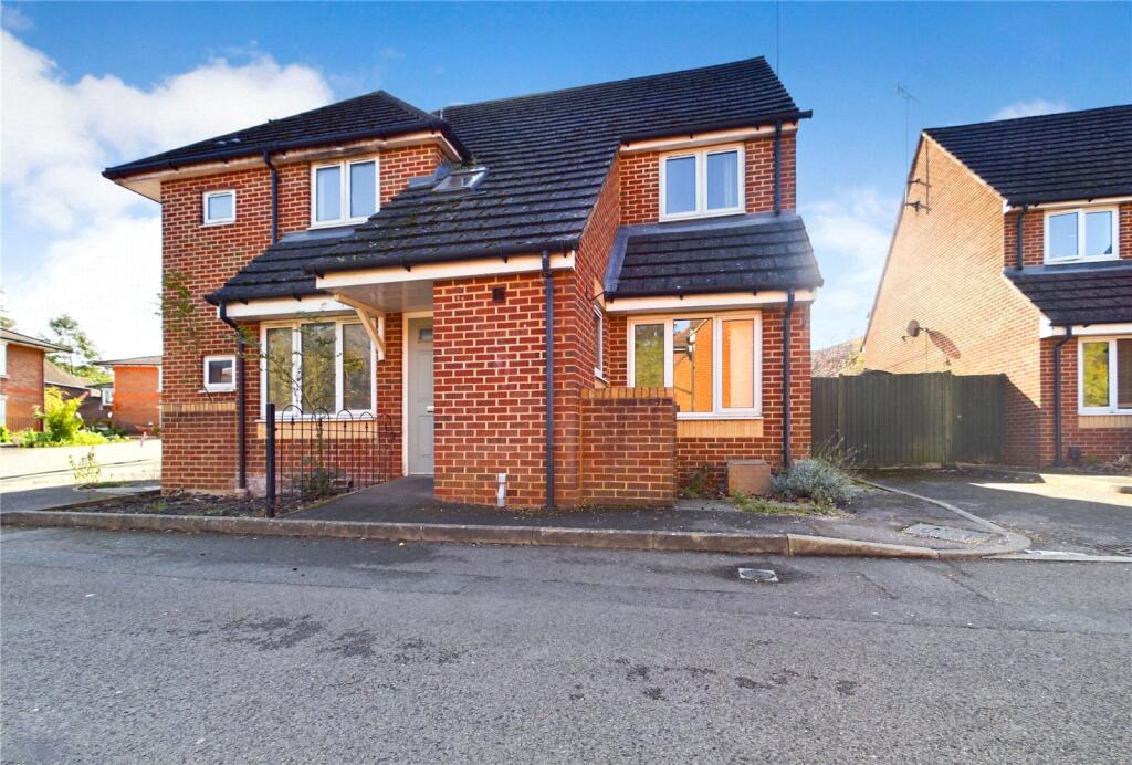 3 bed Semi Detached for rent in Burghfield. From Parkers Estate Agents - Covering West Berkshire and Hampshire 3 bed Semi Detached for rent in Burghfield. From Parkers Estate Agents - Covering West Berkshire and Hampshire