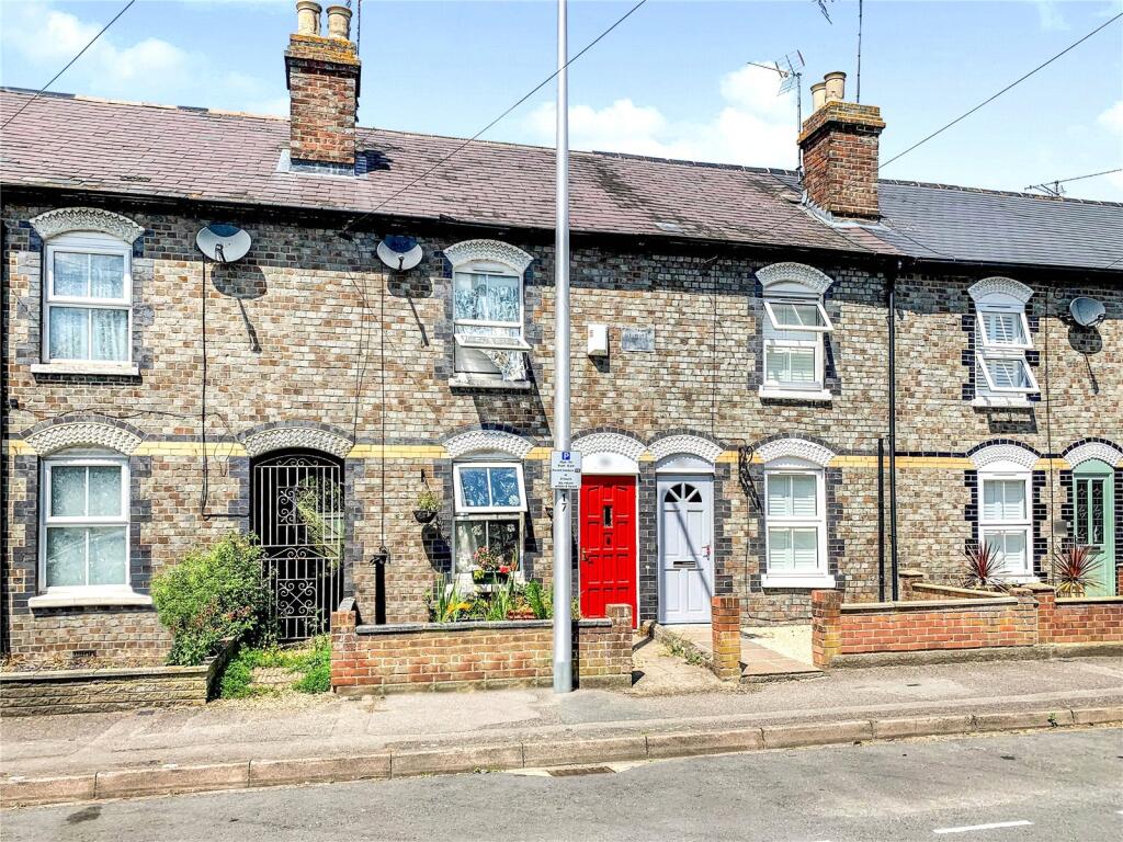 1 bed Mid Terraced House for rent in Theale. From Parkers Estate Agents - Covering West Berkshire and Hampshire 1 bed Mid Terraced House for rent in Theale. From Parkers Estate Agents - Covering West Berkshire and Hampshire