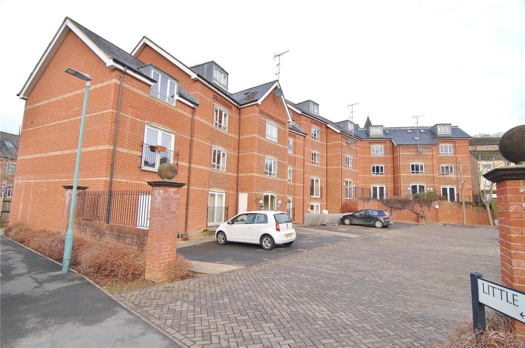 2 bed Apartment for rent in Stroud. From Parkers Estate Agents - Stroud