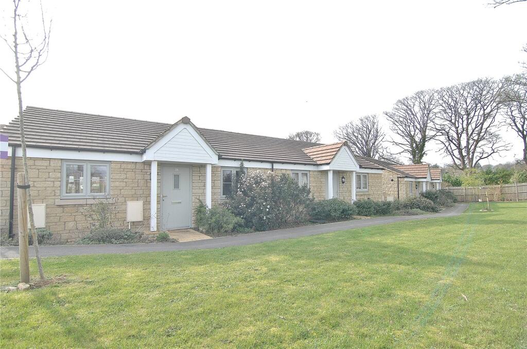2 bed Bungalow for rent in . From Parkers Estate Agents - Stroud