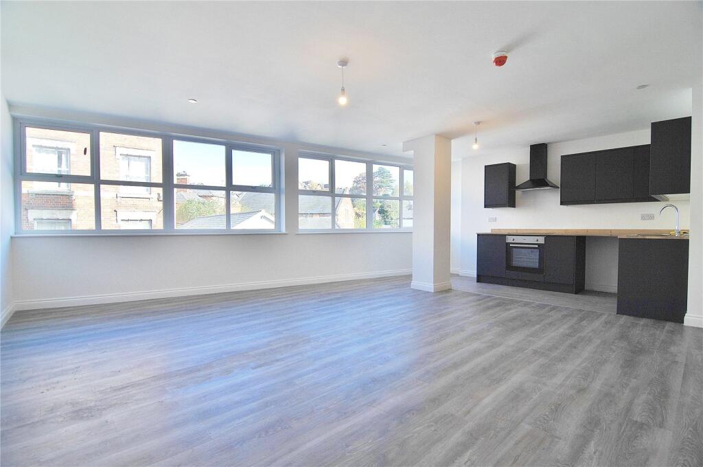2 bed Apartment for rent in Stroud. From Parkers Estate Agents - Stroud