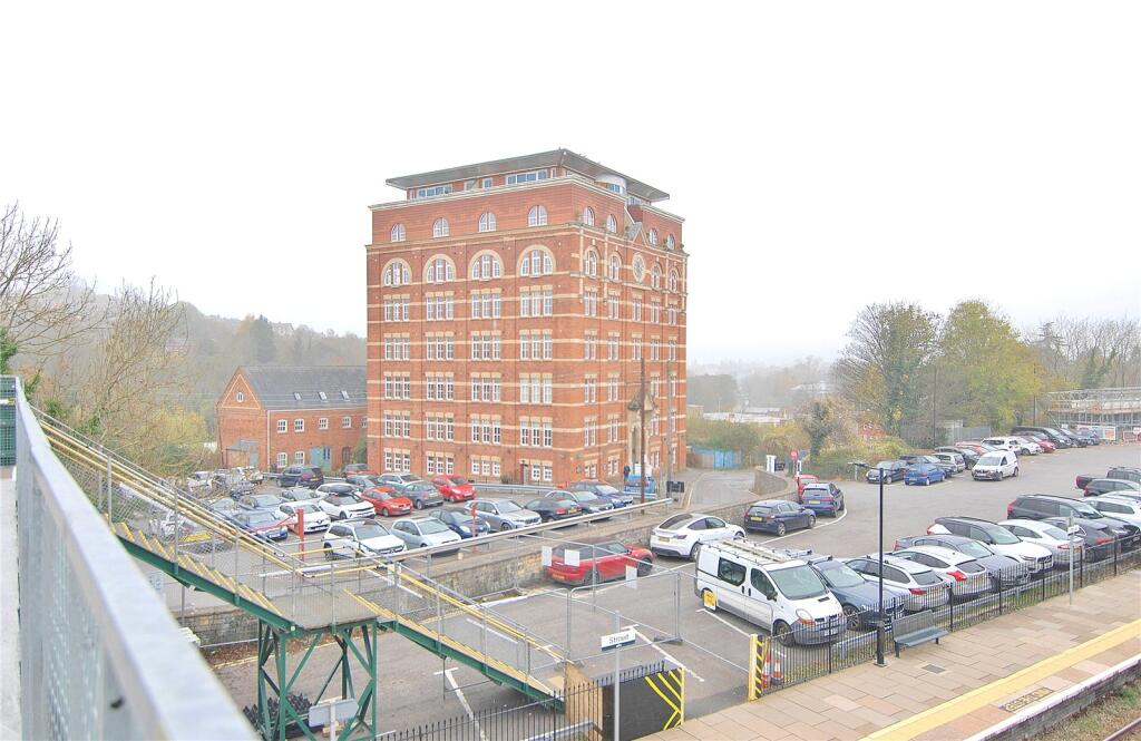2 bed Apartment for rent in Stroud. From Parkers Estate Agents - Stroud 2 bed Apartment for rent in Stroud. From Parkers Estate Agents - Stroud