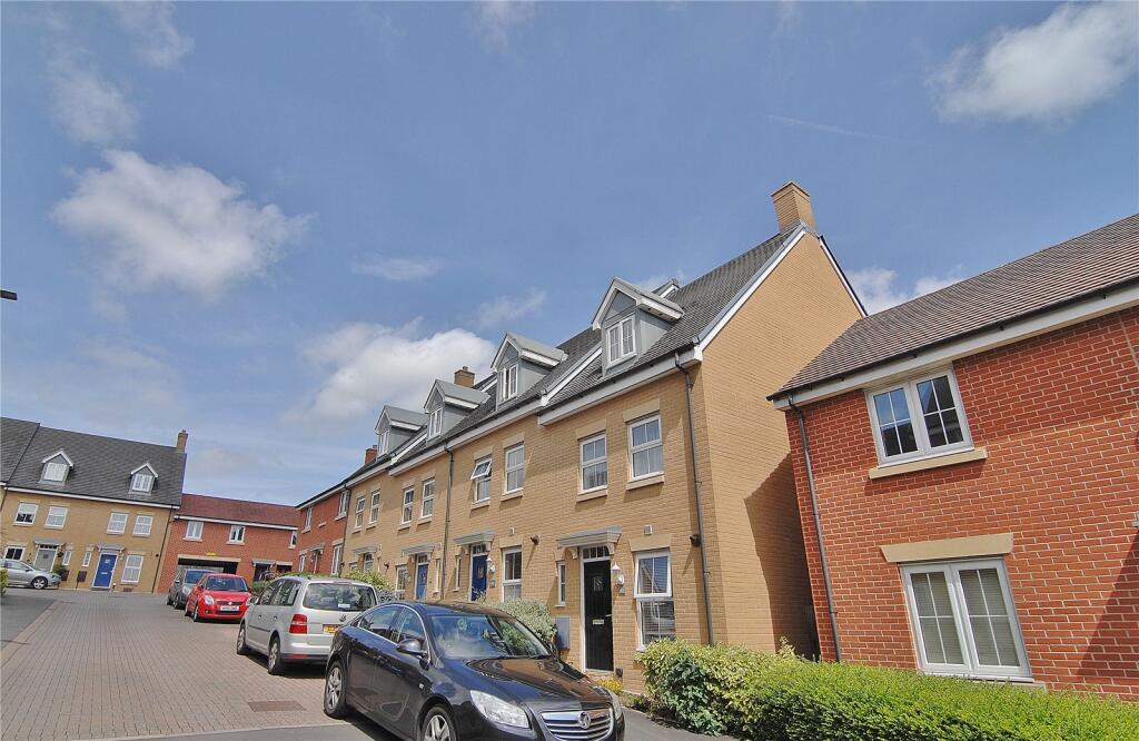 3 bed Mid Terraced House for rent in Stroud. From Parkers Estate Agents - Stroud