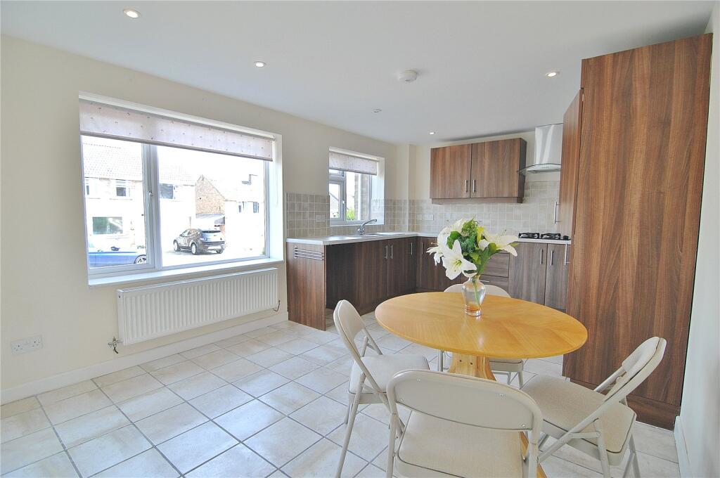 3 bed Detached for rent in Stroud. From Parkers Estate Agents - Stroud