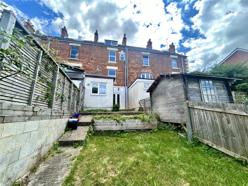 3 bed Mid Terraced House for rent in Stroud. From Parkers Estate Agents - Stroud 3 bed Mid Terraced House for rent in Stroud. From Parkers Estate Agents - Stroud