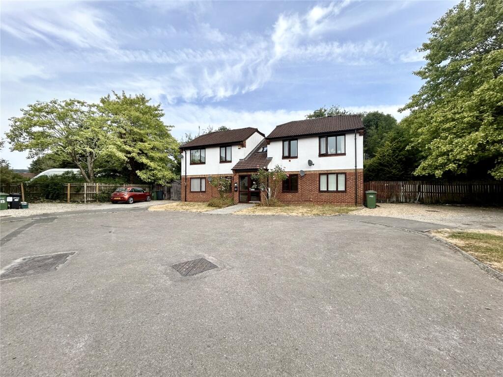 2 bed Apartment for rent in Selsley. From Parkers Estate Agents - Stroud 2 bed Apartment for rent in Selsley. From Parkers Estate Agents - Stroud