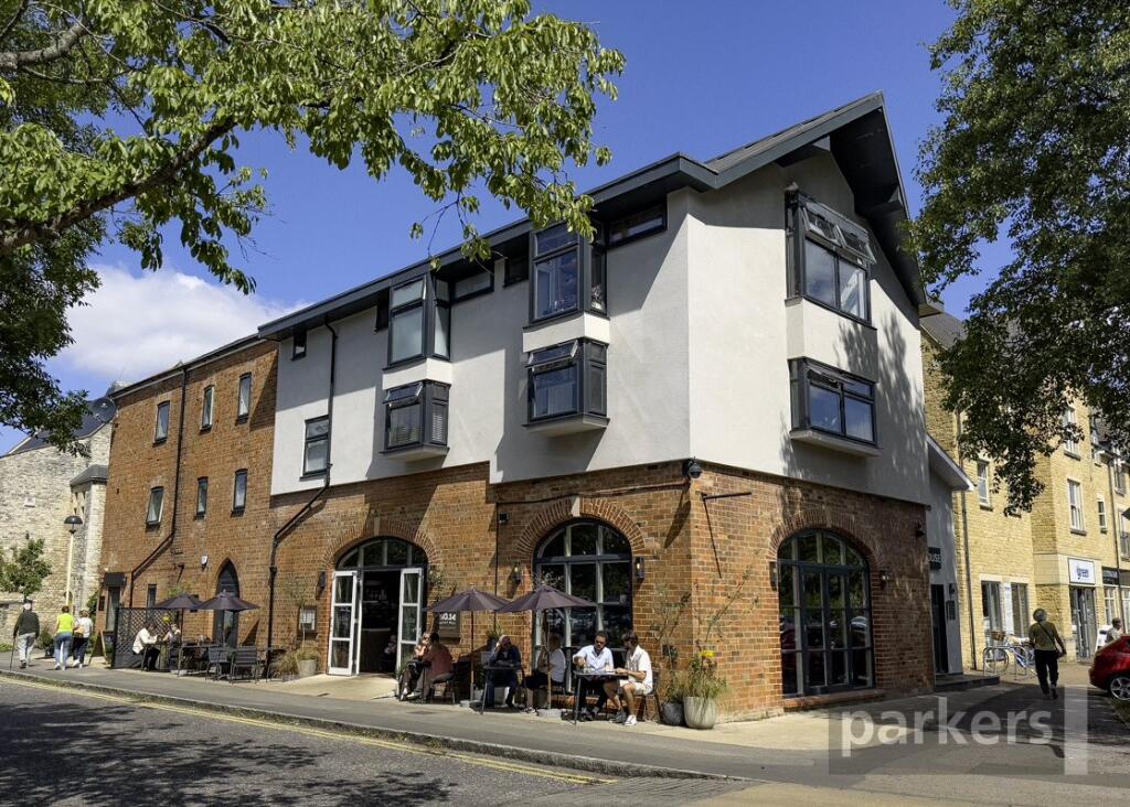 2 bed Apartment for rent in Witney. From Parkers Estate Agents - Witney