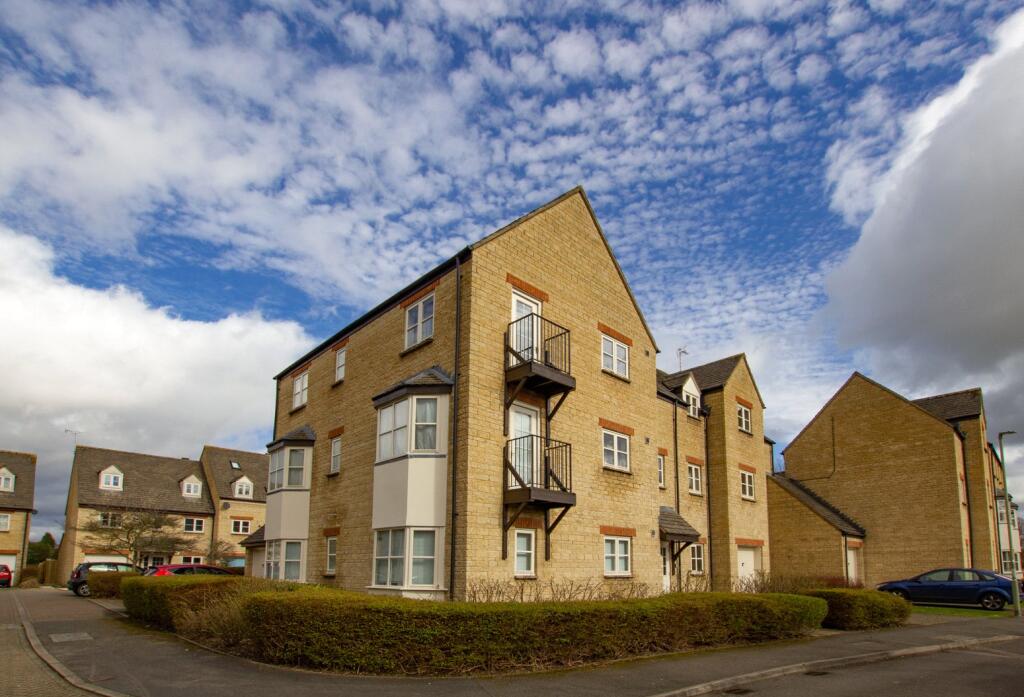 2 bed Apartment for rent in Witney. From Parkers Estate Agents - Witney