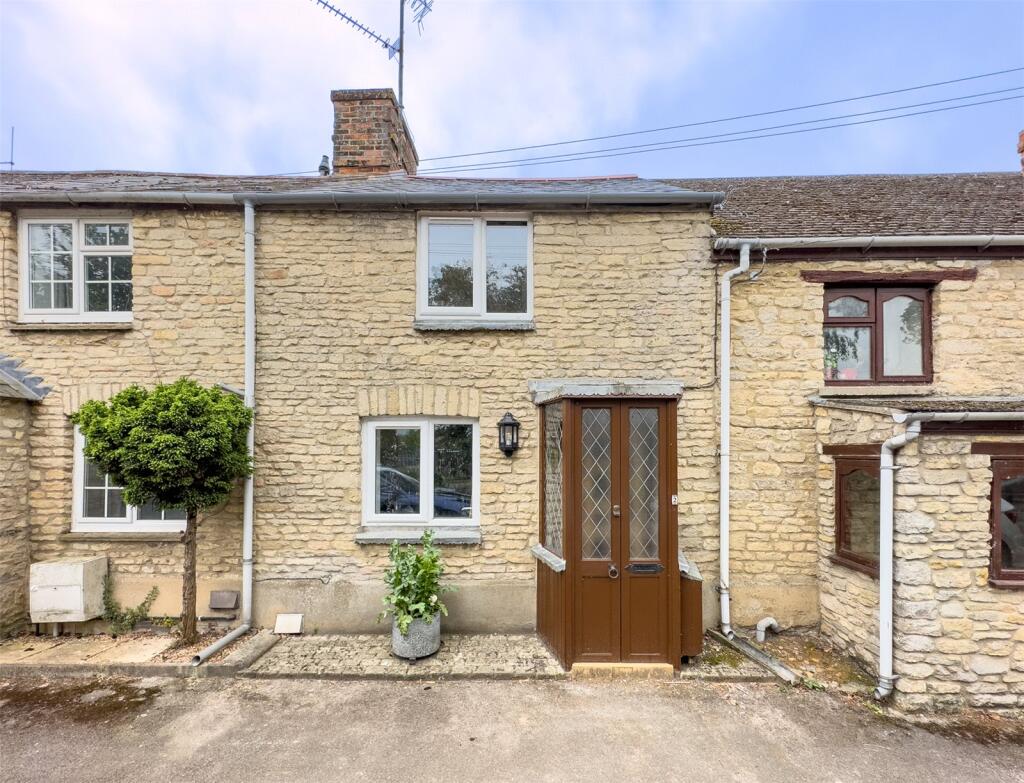 1 bed Mid Terraced House for rent in Cassington. From Parkers Estate Agents - Witney