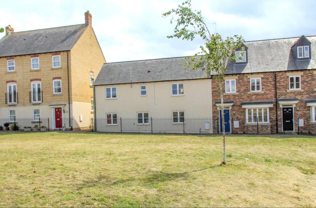 2 bed Apartment for rent in Carterton. From Parkers Estate Agents - Witney