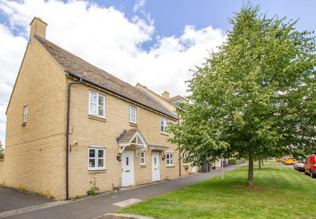 2 bed Mid Terraced House for rent in Carterton. From Parkers Estate Agents - Witney