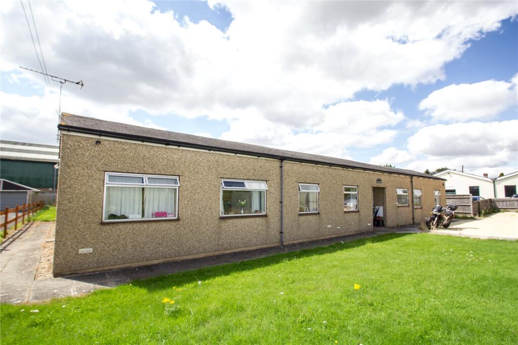 1 bed Apartment for rent in Minster Lovell. From Parkers Estate Agents - Witney