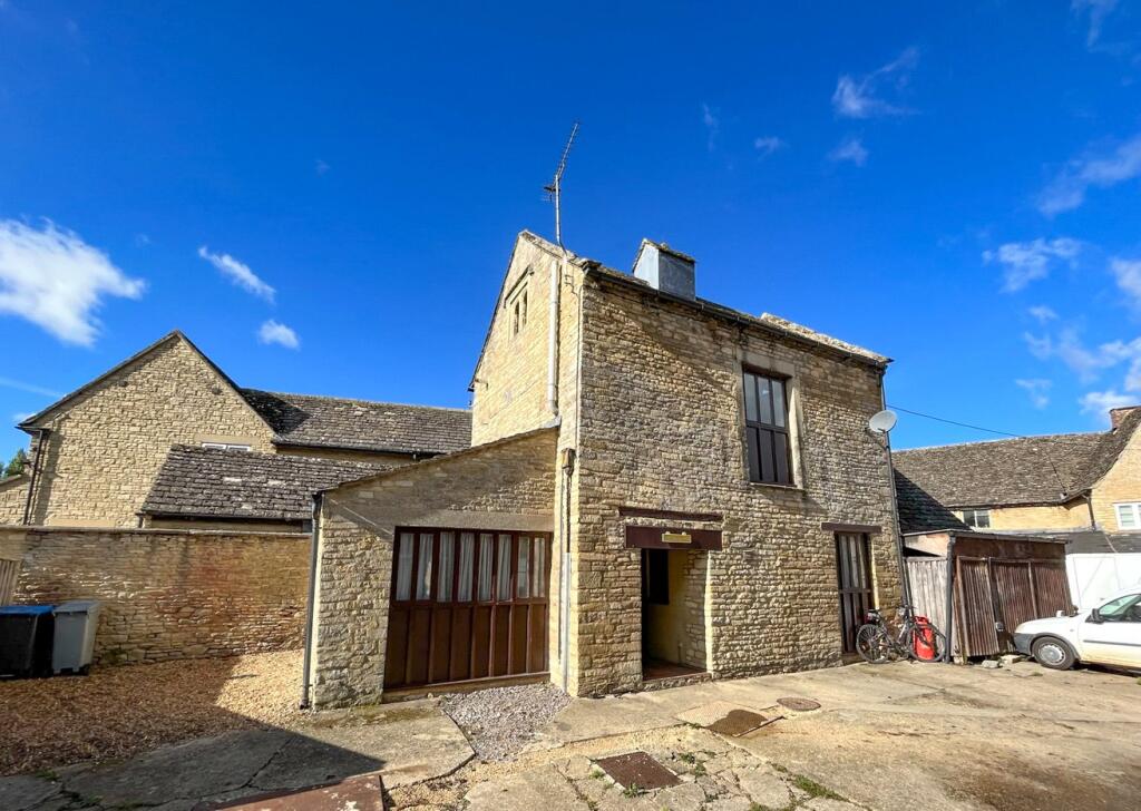 2 bed Detached for rent in Bampton. From Parkers Estate Agents - Witney