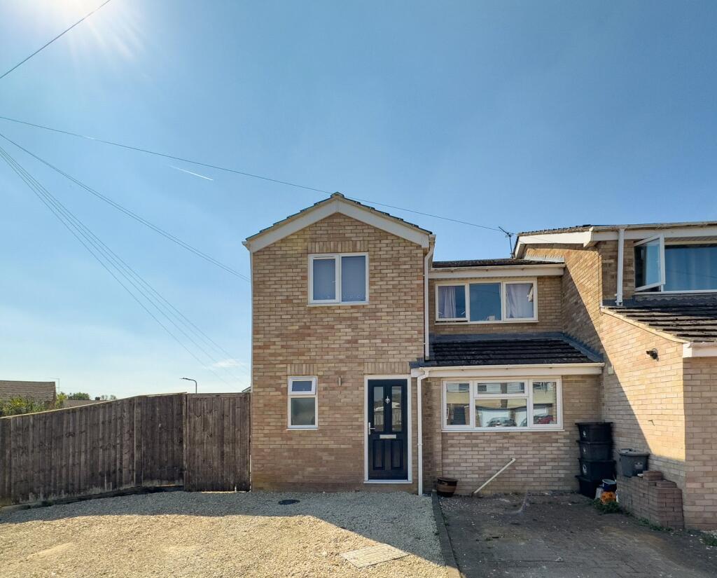 3 bed Semi Detached for rent in Witney. From Parkers Estate Agents - Witney 3 bed Semi Detached for rent in Witney. From Parkers Estate Agents - Witney