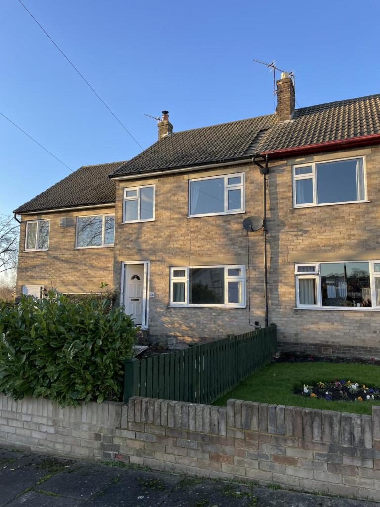 3 bed Town House for rent in Yeadon. From Parkes & Co - Otley