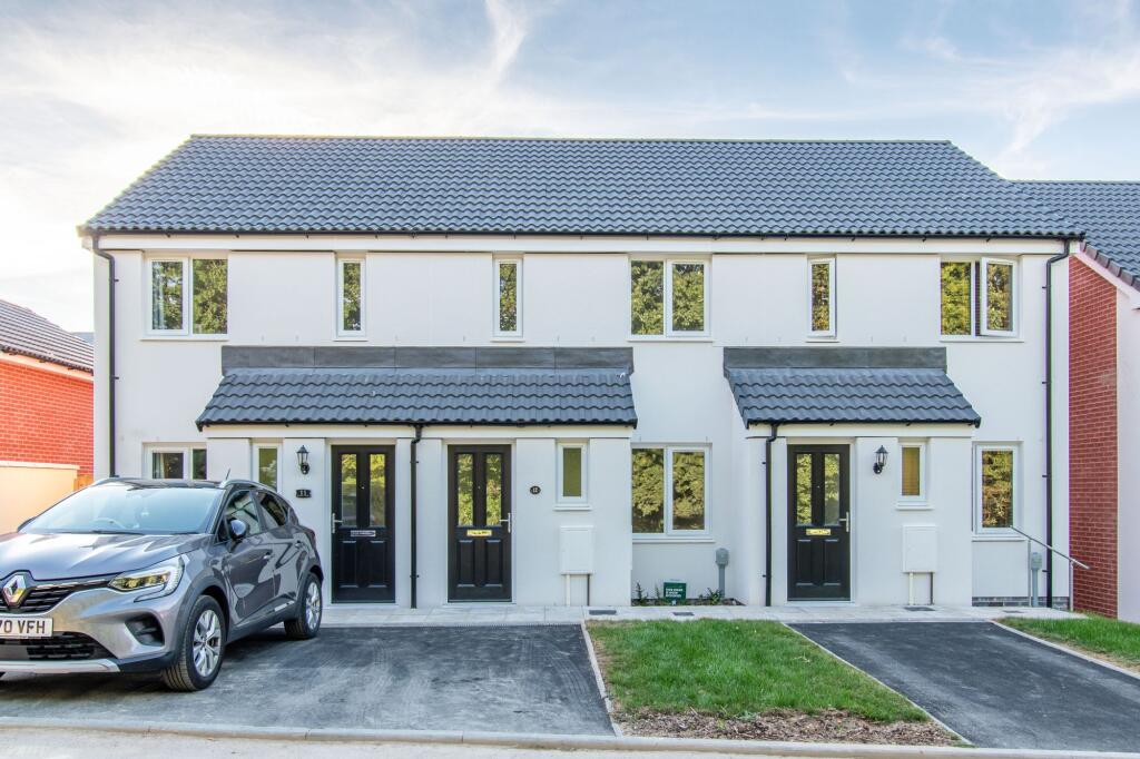 2 bed Mid Terraced House for rent in Liskeard. From Parkes & Pearn - Liskeard