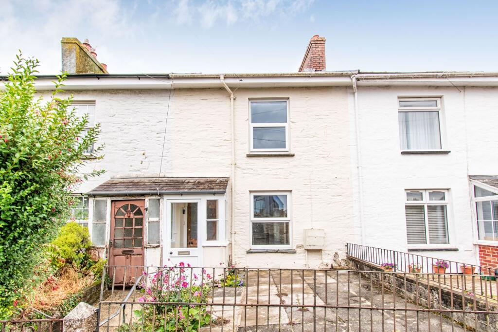 2 bed Mid Terraced House for rent in Liskeard. From Parkes & Pearn - Liskeard