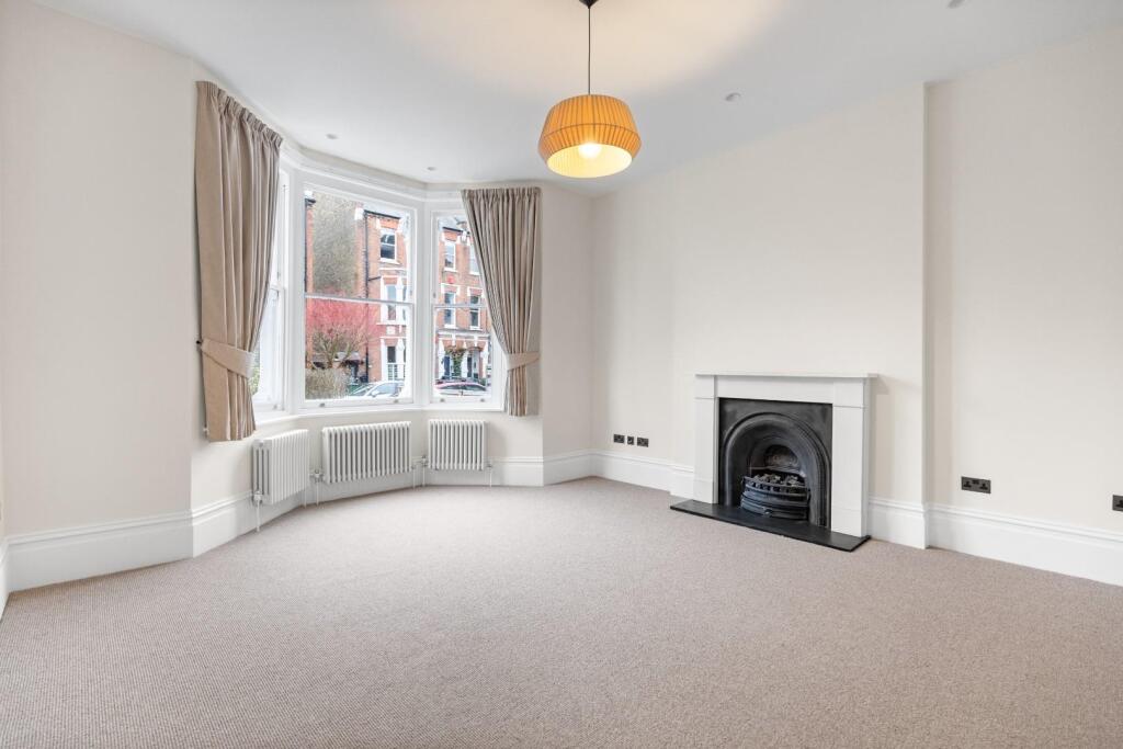 2 bed 1st Floor Flat for rent in Hampstead. From Parkheath - Belsize Park