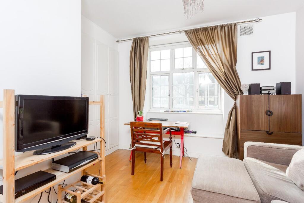 1 bed Apartment for rent in Hampstead. From Parkheath - Belsize Park