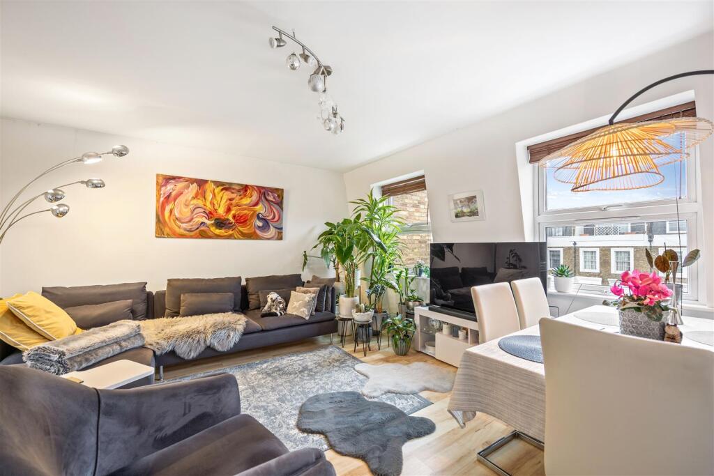 2 bed 1st Floor Flat for rent in Camden Town. From Parkheath - Belsize Park