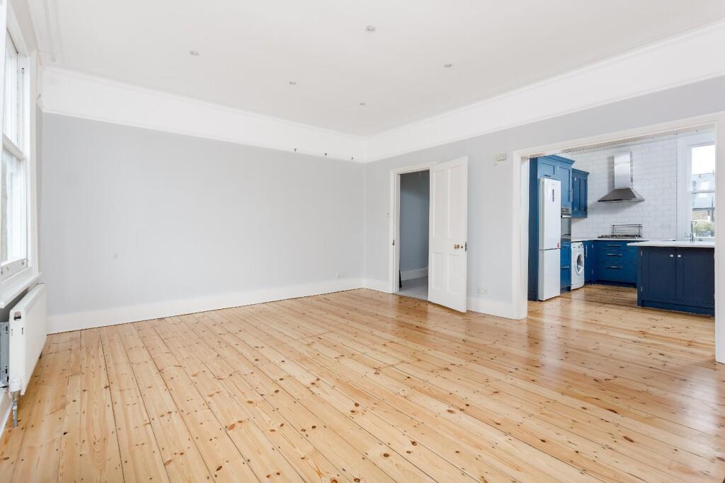 4 bed 1st Floor Flat for rent in Hampstead. From Parkheath - Belsize Park