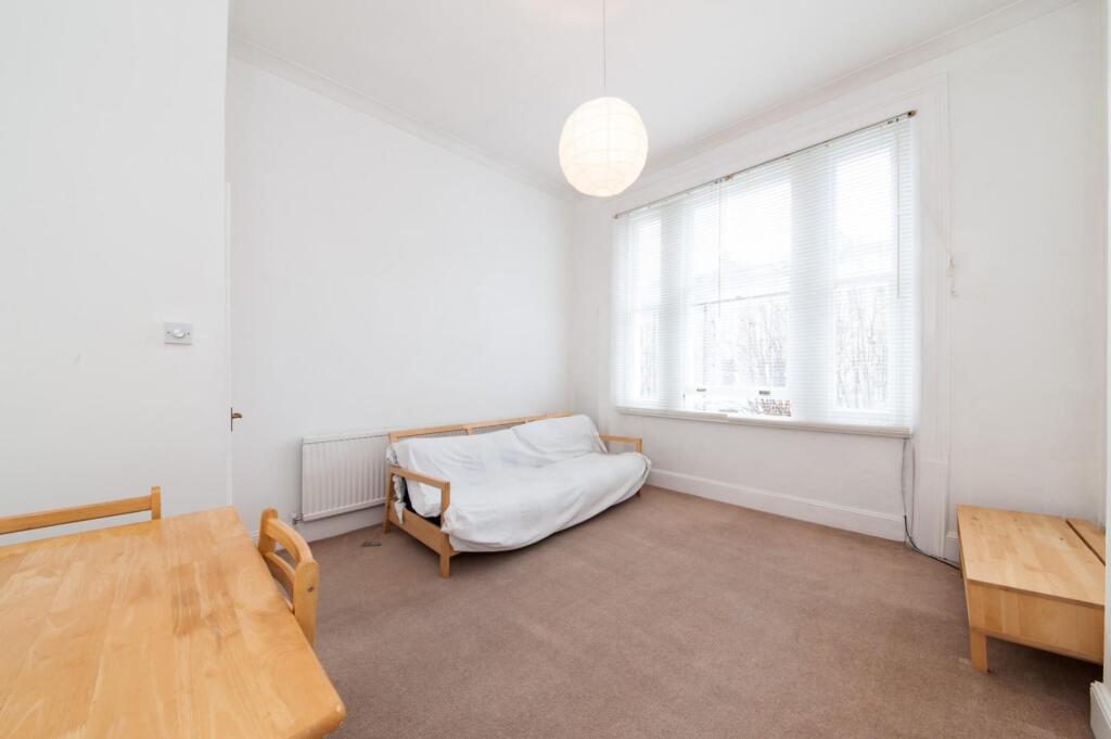 2 bed 1st Floor Flat for rent in Hampstead. From Parkheath - Belsize Park