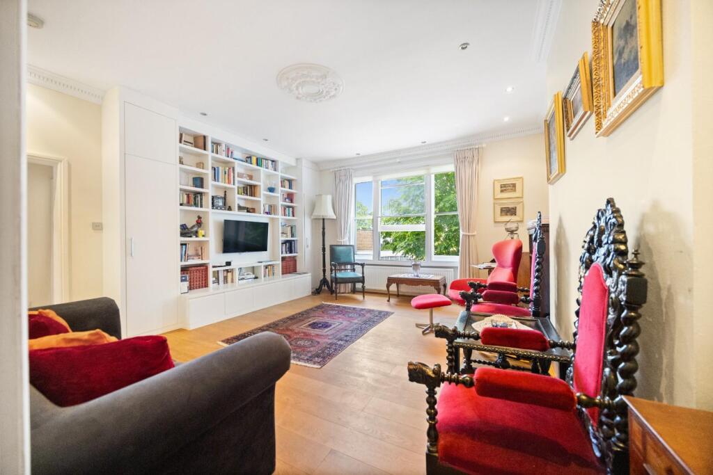 2 bed 1st Floor Flat for rent in Hampstead. From Parkheath - Belsize Park