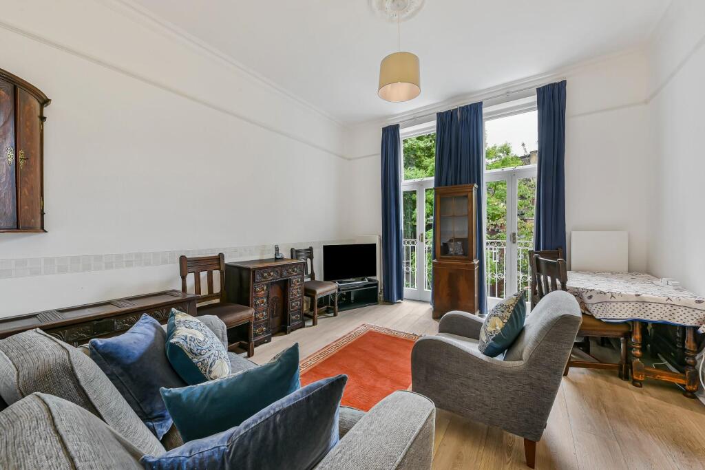 2 bed 1st Floor Flat for rent in Hampstead. From Parkheath - Belsize Park