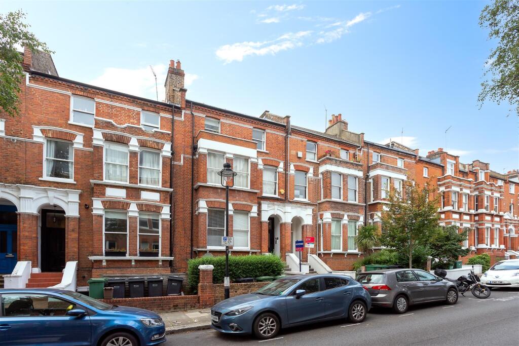 2 bed 1st Floor Flat for rent in Hampstead. From Parkheath - West Hampstead
