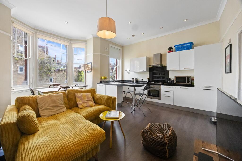 2 bed 1st Floor Flat for rent in Willesden. From Parkheath - West Hampstead