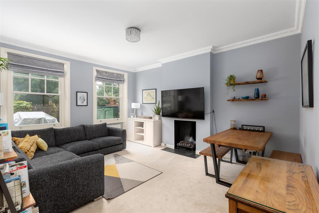2 bed 1st Floor Flat for rent in Willesden. From Parkheath - West Hampstead