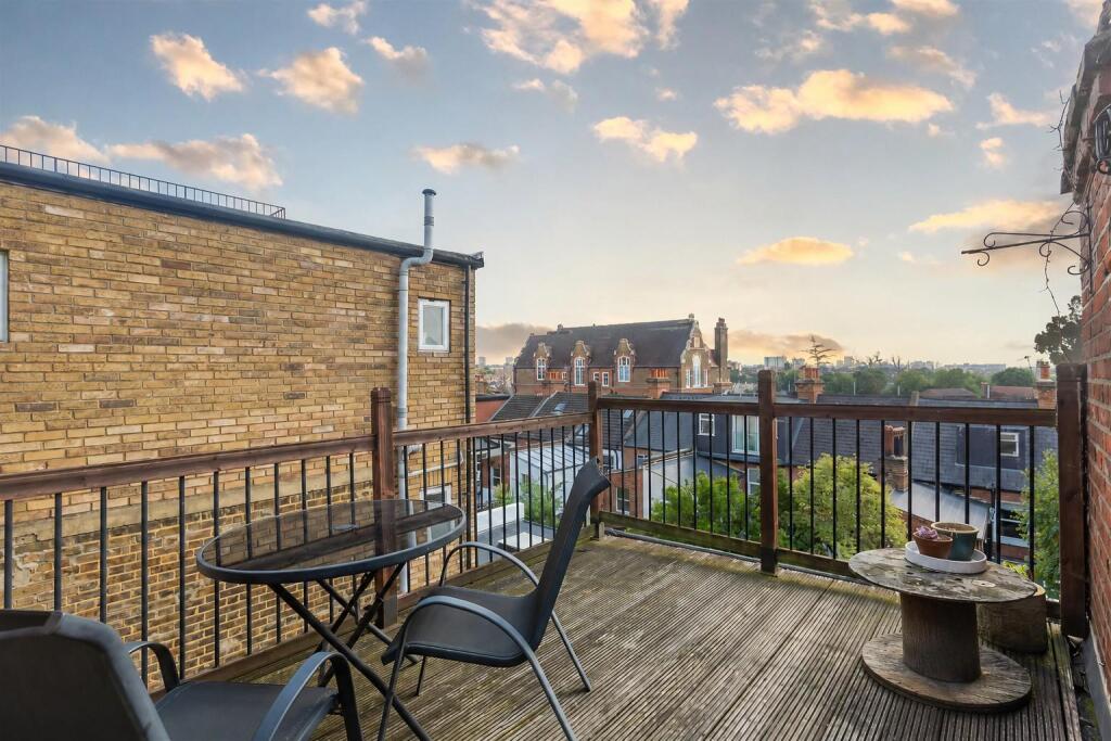 2 bed Apartment for rent in Hampstead. From Parkheath - West Hampstead