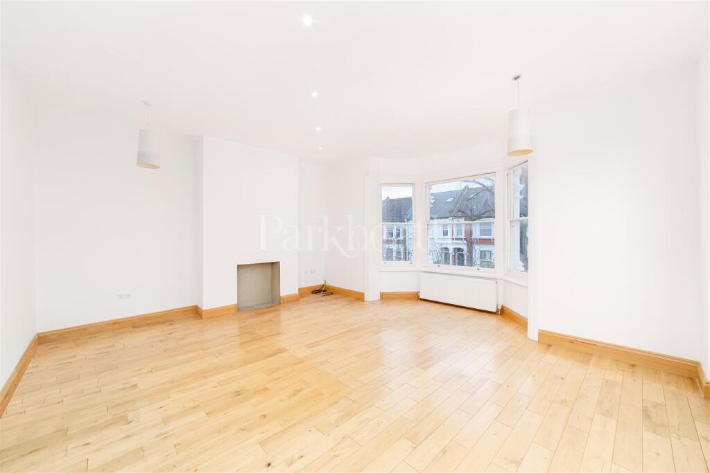 3 bed 1st Floor Flat for rent in Hampstead. From Parkheath - West Hampstead