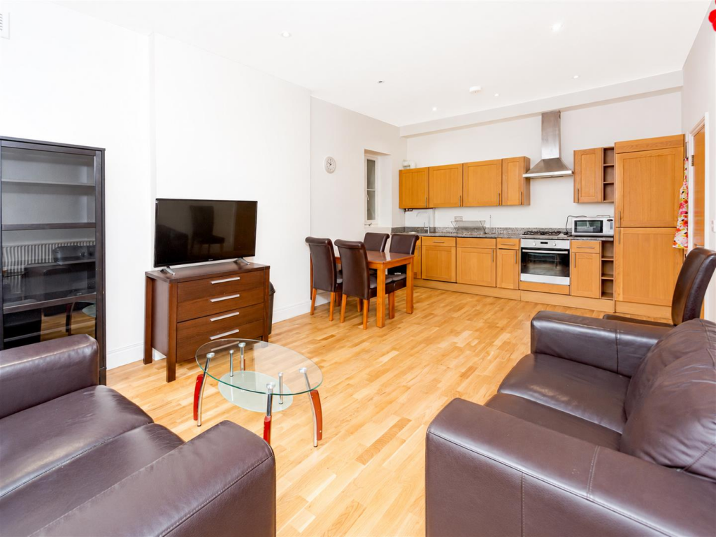 2 bed 1st Floor Flat for rent in Hampstead. From Parkheath - West Hampstead