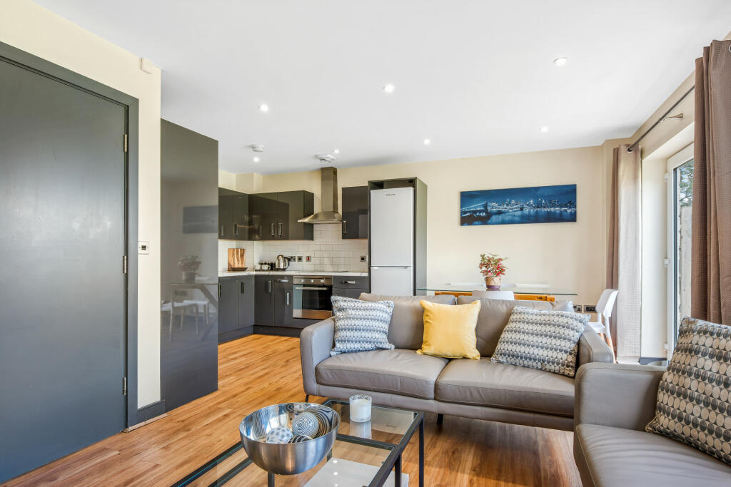 6 bed Detached for rent in Leeds. From Parklane - Headingley 6 bed Detached for rent in Leeds. From Parklane - Headingley