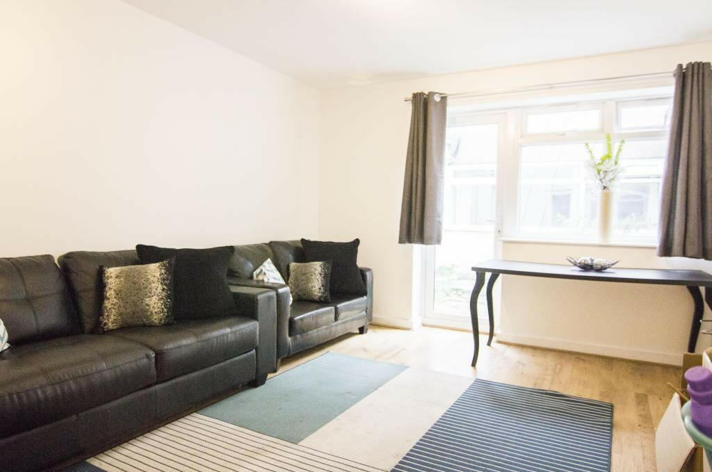 1 bed House Share for rent in Leeds. From Parklane - Headingley