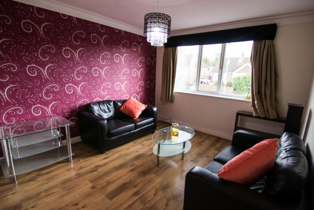 2 bed 1st Floor Flat for rent in Leeds. From Parklane - Headingley