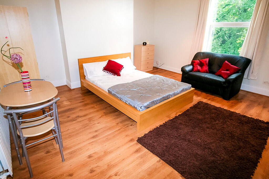1 bed 1st Floor Flat for rent in Leeds. From Parklane - Headingley 1 bed 1st Floor Flat for rent in Leeds. From Parklane - Headingley