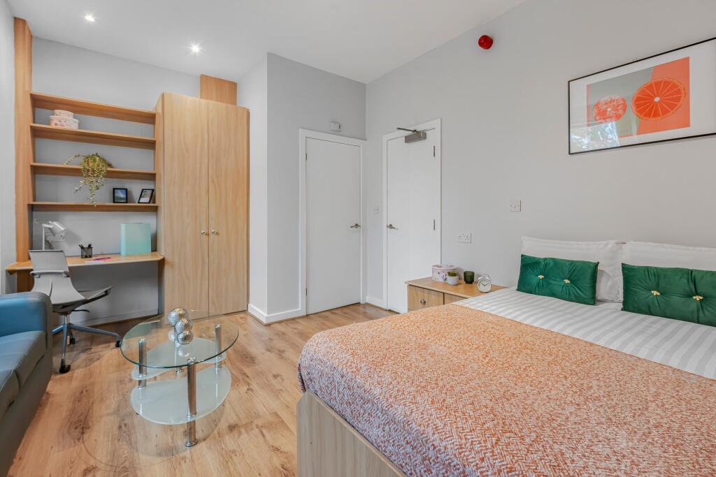 1 bed Detached for rent in Leeds. From Parklane - Headingley