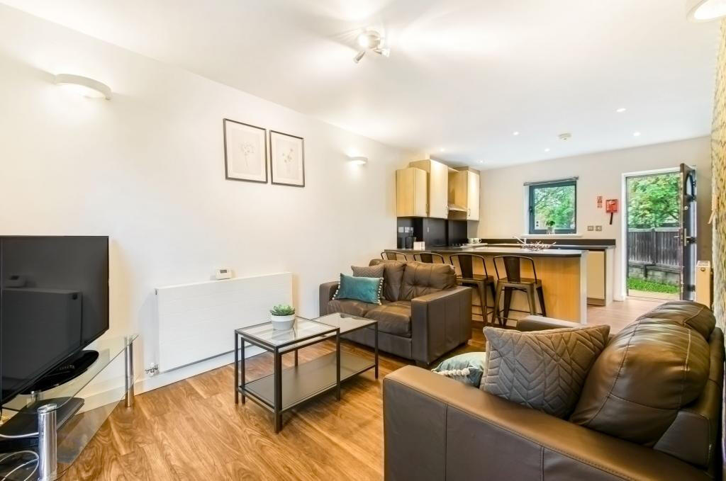 1 bed House Share for rent in Leeds. From Parklane - Headingley 1 bed House Share for rent in Leeds. From Parklane - Headingley