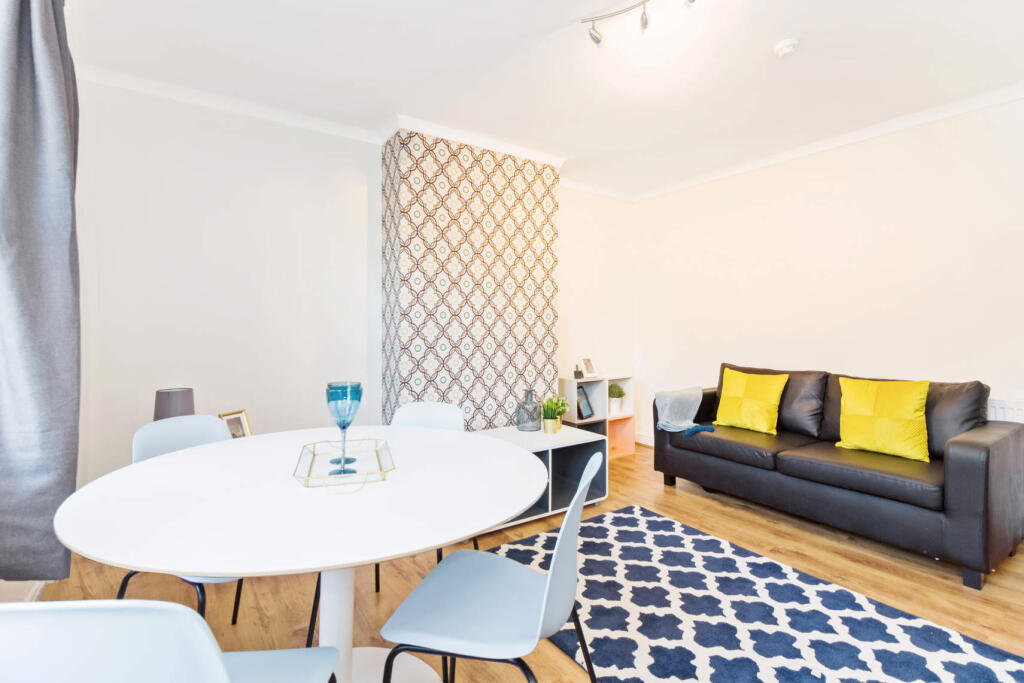 5 bed 1st Floor Flat for rent in Leeds. From Parklane - Headingley 5 bed 1st Floor Flat for rent in Leeds. From Parklane - Headingley